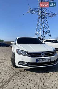 Седан Volkswagen Passat 2016 в Одессе
