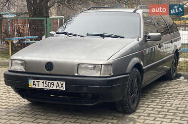 Універсал Volkswagen Passat 1993 в Чернівцях
