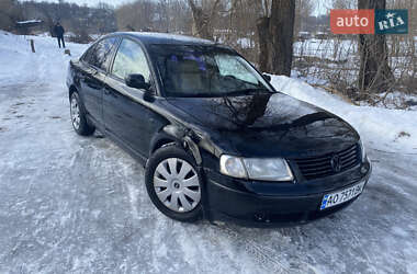 Седан Volkswagen Passat 1999 в Ромнах