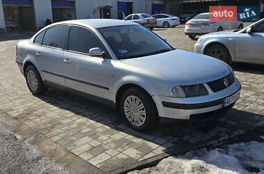 Седан Volkswagen Passat 2000 в Кривом Роге