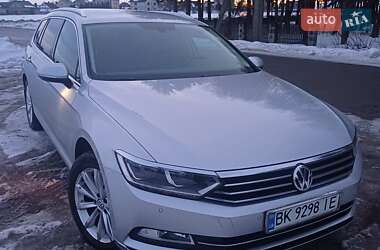 Универсал Volkswagen Passat 2015 в Клевани