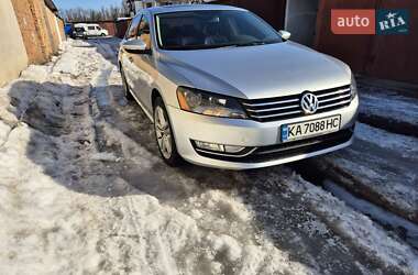 Седан Volkswagen Passat 2012 в Києві