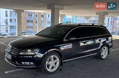 Універсал Volkswagen Passat 2010 в Харкові