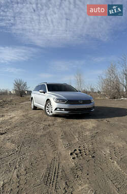 Універсал Volkswagen Passat 2016 в Дніпрі