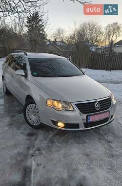 Універсал Volkswagen Passat 2010 в Чернігові