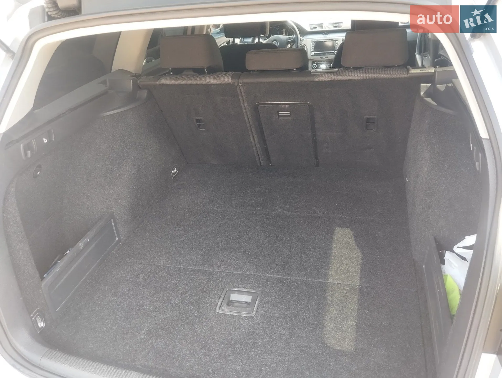 Volkswagen Passat 2011 VIN WVWZZZ3CZBE327625 фото оголошення 9 з 13
