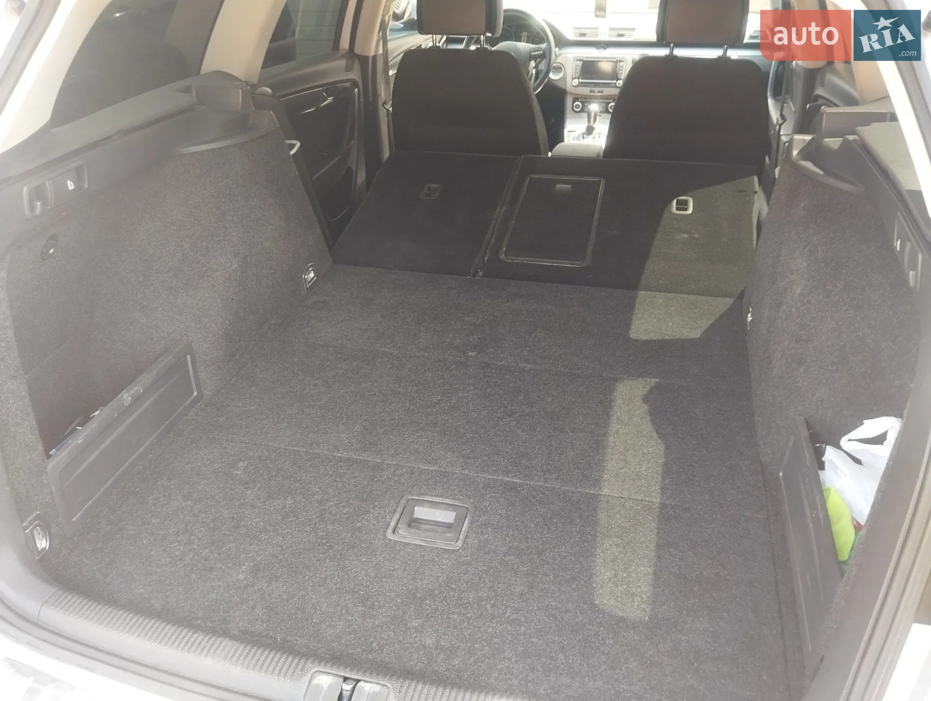 Volkswagen Passat 2011 VIN WVWZZZ3CZBE327625 фото оголошення 8 з 13