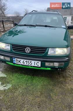 Универсал Volkswagen Passat 1994 в Костополе