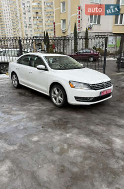 Седан Volkswagen Passat 2015 в Киеве