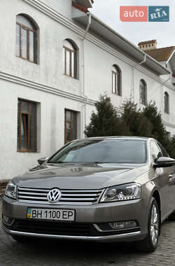 Седан Volkswagen Passat 2013 в Одесі