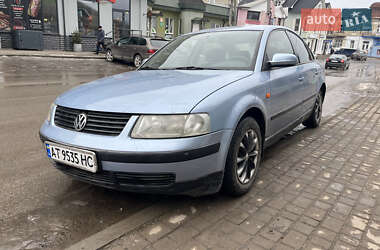 Седан Volkswagen Passat 1997 в Городенке