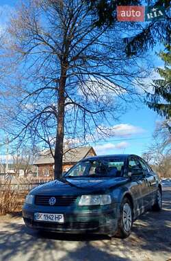 Седан Volkswagen Passat 1999 в Дубровице