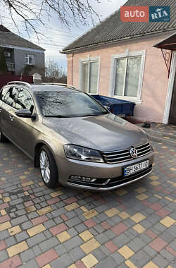 Универсал Volkswagen Passat 2012 в Овидиополе