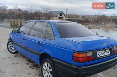 Седан Volkswagen Passat 1992 в Богодухове