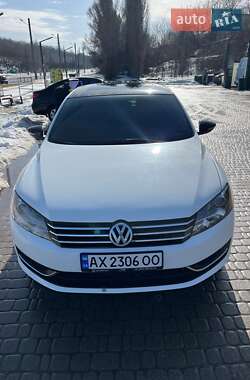 Седан Volkswagen Passat 2012 в Харкові