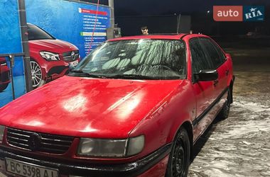 Седан Volkswagen Passat 1995 в Львове