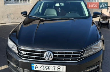 Седан Volkswagen Passat 2016 в Луцьку