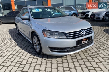 Седан Volkswagen Passat 2013 в Львове