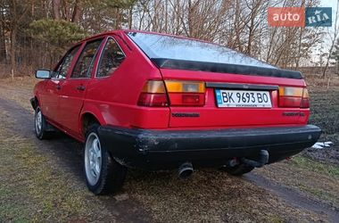 Хэтчбек Volkswagen Passat 1987 в Костополе
