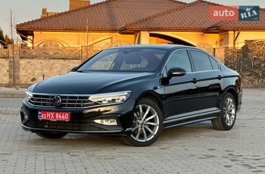 Седан Volkswagen Passat 2021 в Ровно