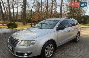 Універсал Volkswagen Passat 2010 в Львові