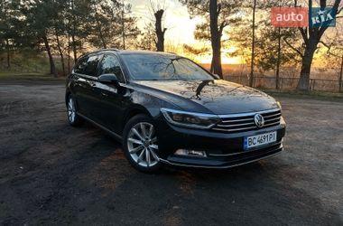 Універсал Volkswagen Passat 2015 в Львові