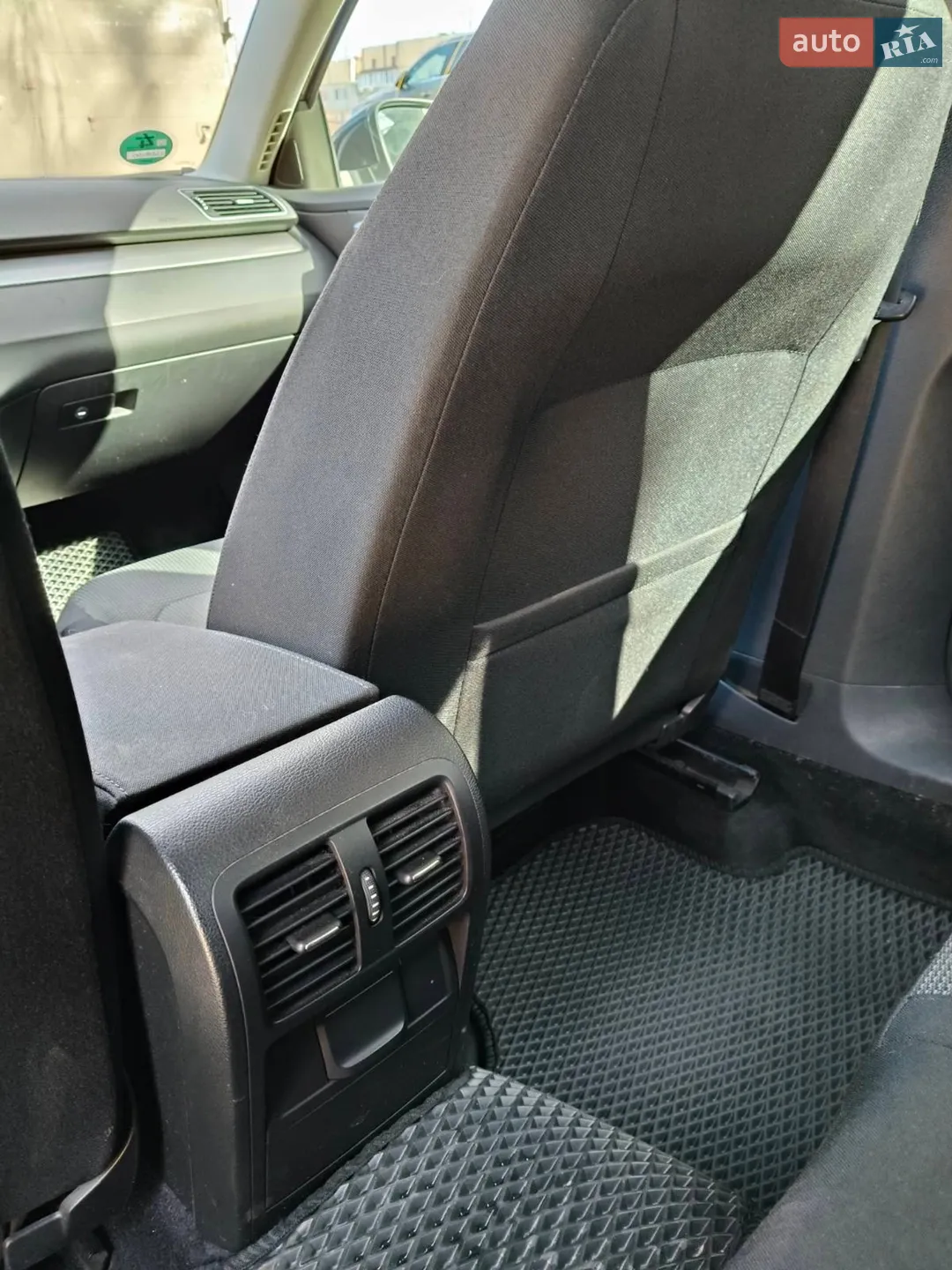 2010 Volkswagen Passat - мініатюра 9