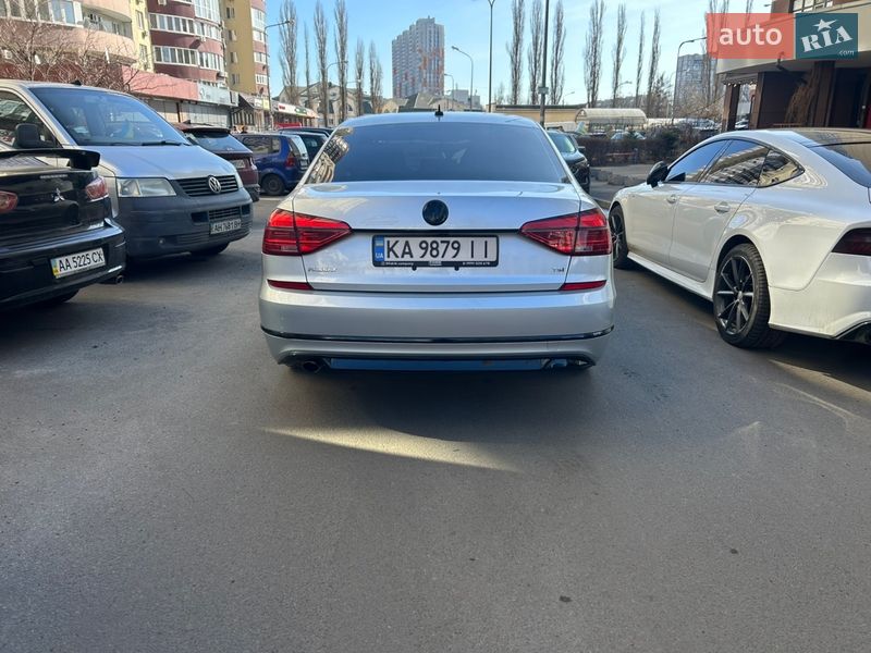 Седан Volkswagen Passat 2016 в Киеве