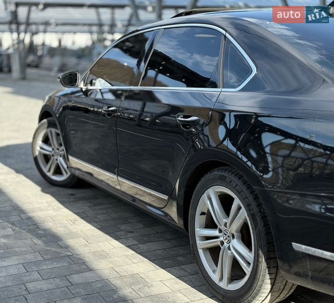 Седан Volkswagen Passat 2012 в Львове