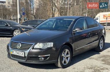 Седан Volkswagen Passat 2006 в Новояворовске