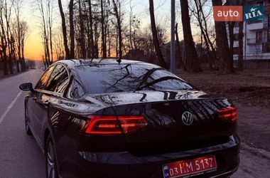 Седан Volkswagen Passat 2018 в Чернівцях