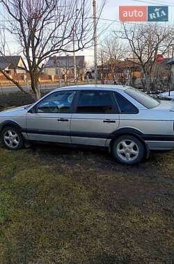 Седан Volkswagen Passat 1988 в Кременці