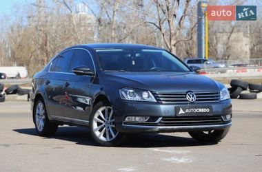 Седан Volkswagen Passat 2012 в Киеве