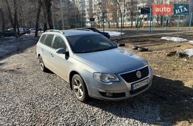Універсал Volkswagen Passat 2008 в Житомирі