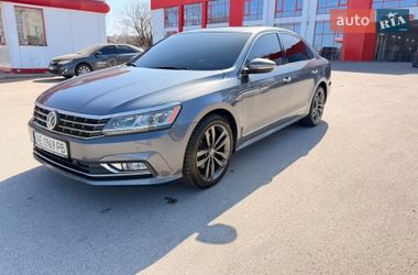 Седан Volkswagen Passat 2016 в Днепре