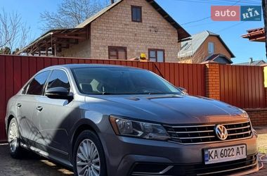 Седан Volkswagen Passat 2016 в Киеве