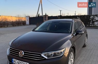 Універсал Volkswagen Passat 2016 в Луцьку
