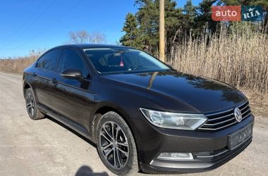 Седан Volkswagen Passat 2016 в Ахтырке