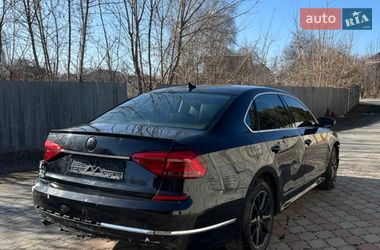 Седан Volkswagen Passat 2016 в Харкові