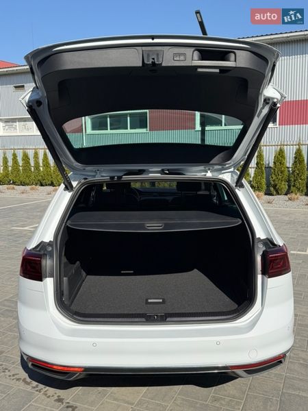 Универсал Volkswagen Passat 2022 в Луцке