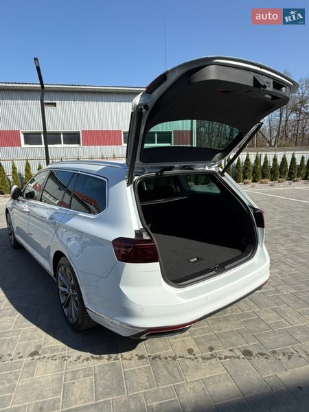 Универсал Volkswagen Passat 2022 в Луцке