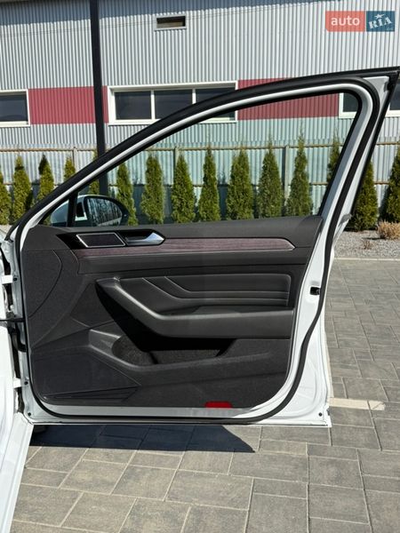 Универсал Volkswagen Passat 2022 в Луцке