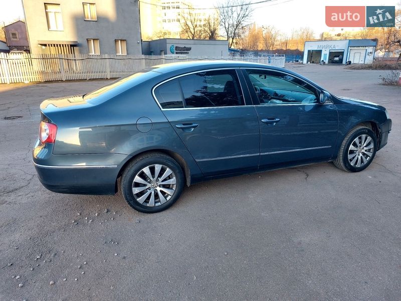Седан Volkswagen Passat 2010 в Киеве