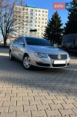 Седан Volkswagen Passat 2007 в Черновцах