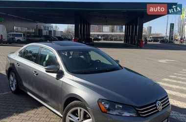 Седан Volkswagen Passat 2015 в Києві