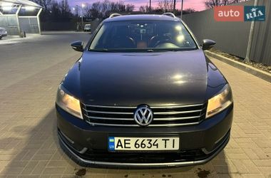 Універсал Volkswagen Passat 2011 в Дніпрі