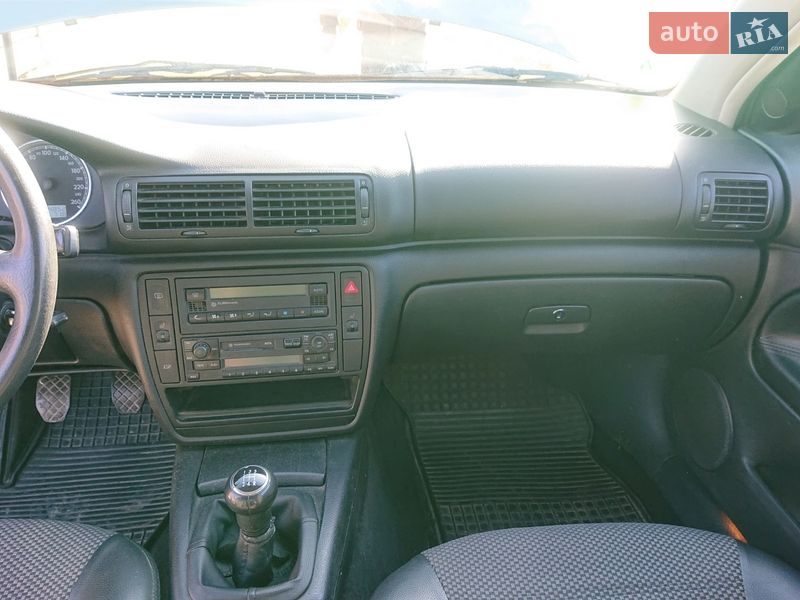 Седан Volkswagen Passat 2001 в Черкассах