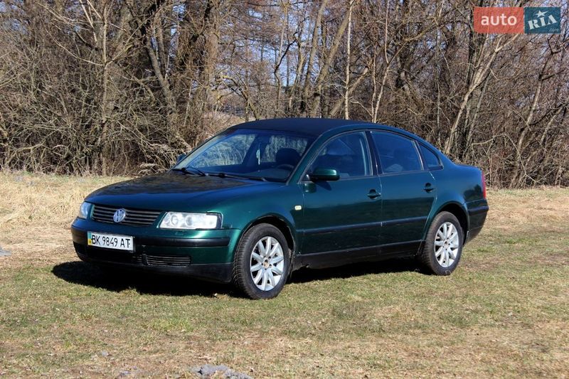 Седан Volkswagen Passat 1999 в Кременце