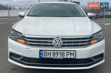 Седан Volkswagen Passat 2016 в Києві