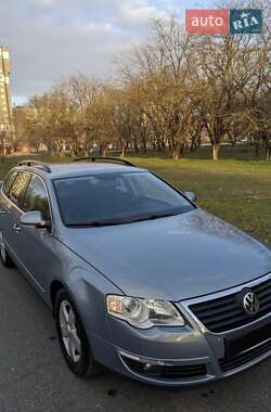 Универсал Volkswagen Passat 2010 в Херсоне